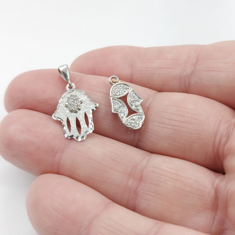 gold-Hamsa-pendant-2