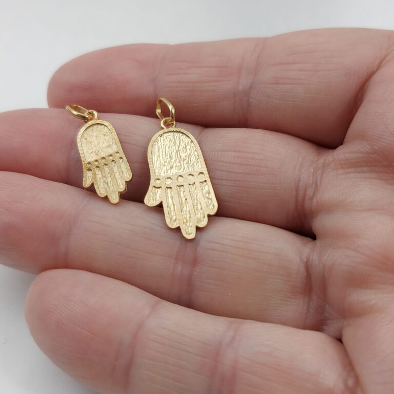 yellow-gold-engraved-Hamsa-2